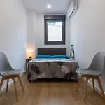 Ares Ii 15 Min Theatre, Crib & Pet Friendly Apartamento