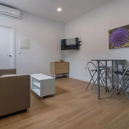 Apartment Ares Ii 15 Min Theatre, Crib & Pet Friendly