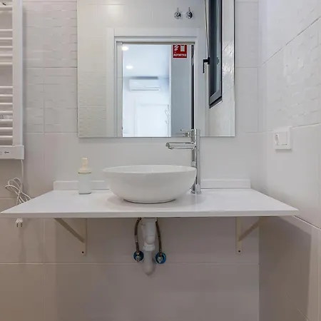 Ares Ii 15 Min Theatre, Crib & Pet Friendly Mérida