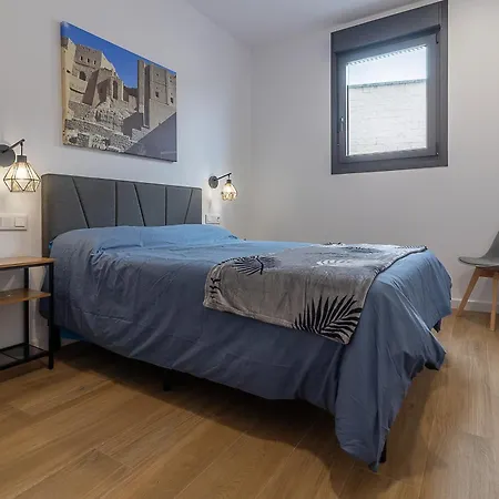 Ares Ii 15 Min Theatre, Crib & Pet Friendly *